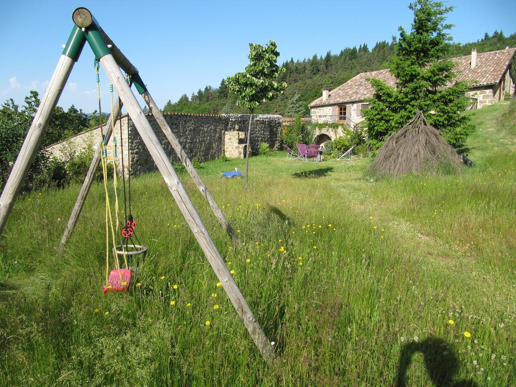 Le Petit Rias Gite Soleil Saint Maurice en Chalencon ภายนอก รูปภาพ
